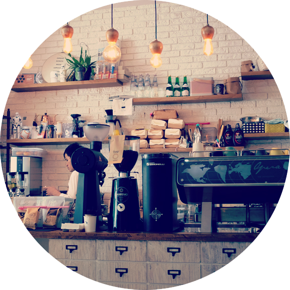 オシャレなカフェ屋内